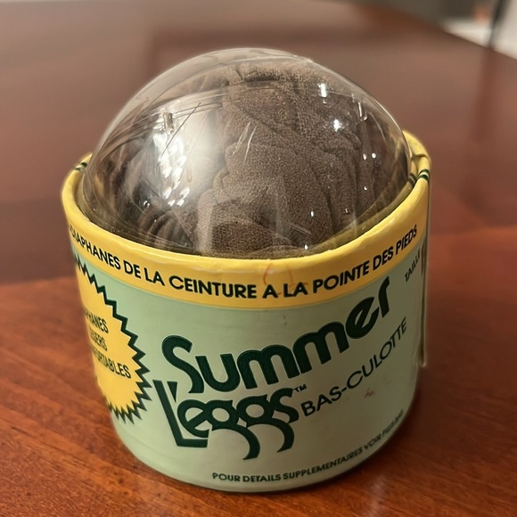 Vintage 1990s L'eggs Pantyhose Super Sheer Queen Nude Size B - Picture 3 of 6